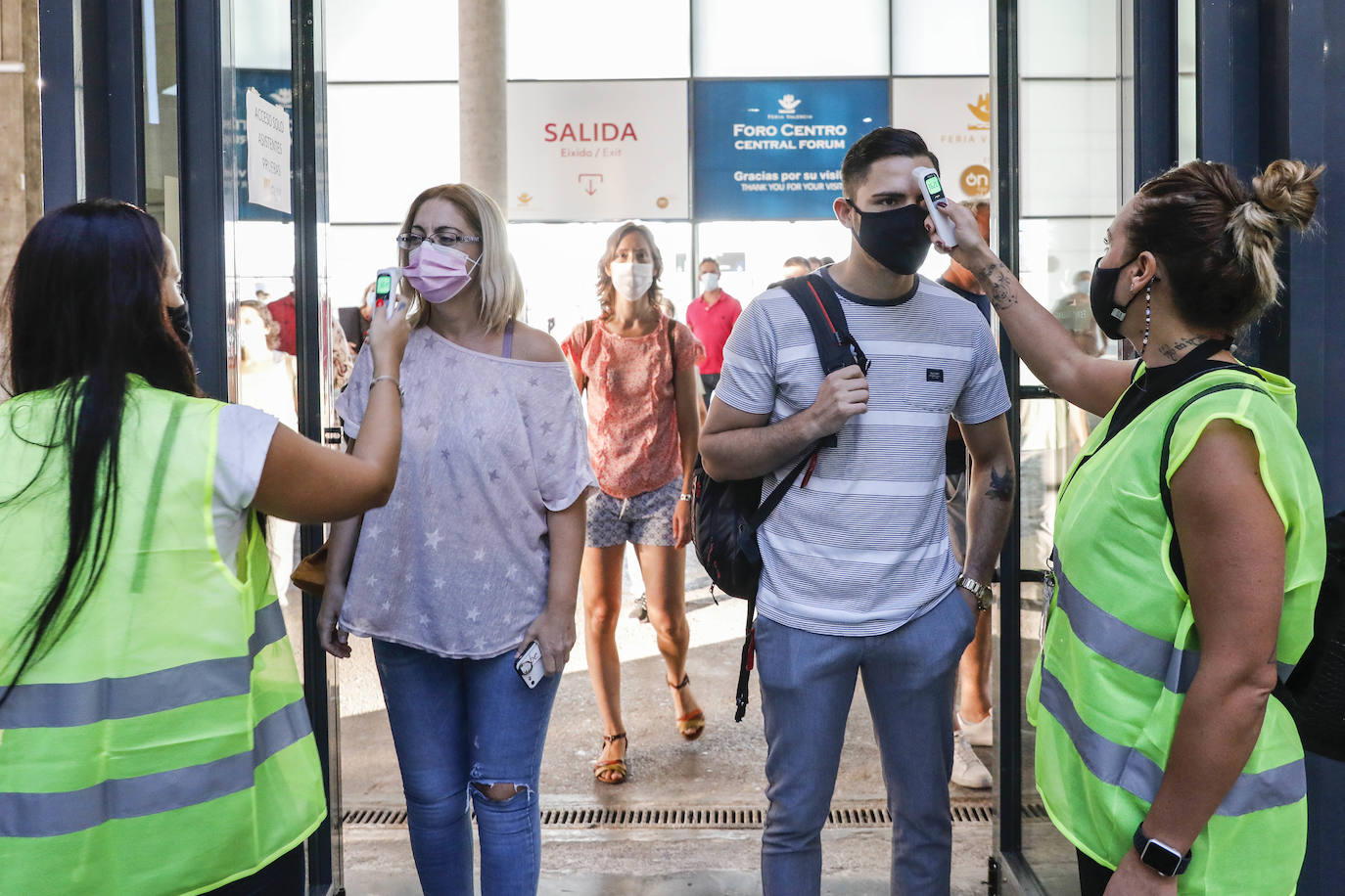 Casi 2.000 personas se dan cita en Feria Valencia para unas oposiciones marcadas por el coronavirus