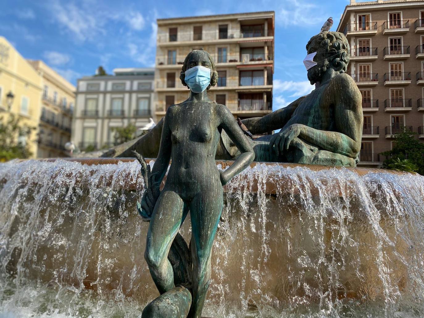 Mascarillas en las fuentes de Valencia