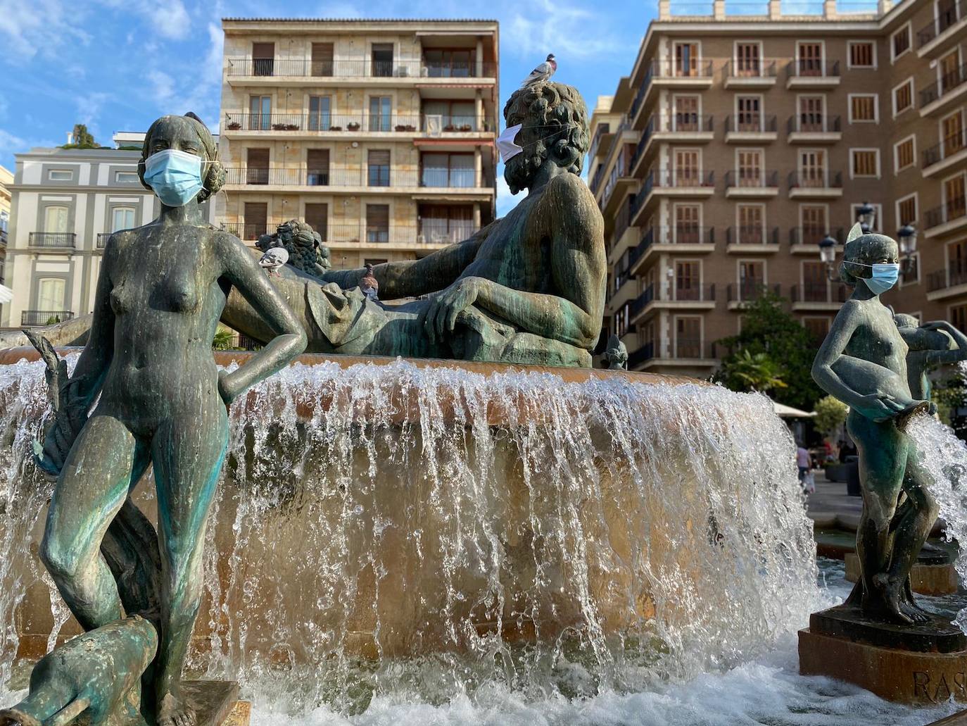 Mascarillas en las fuentes de Valencia