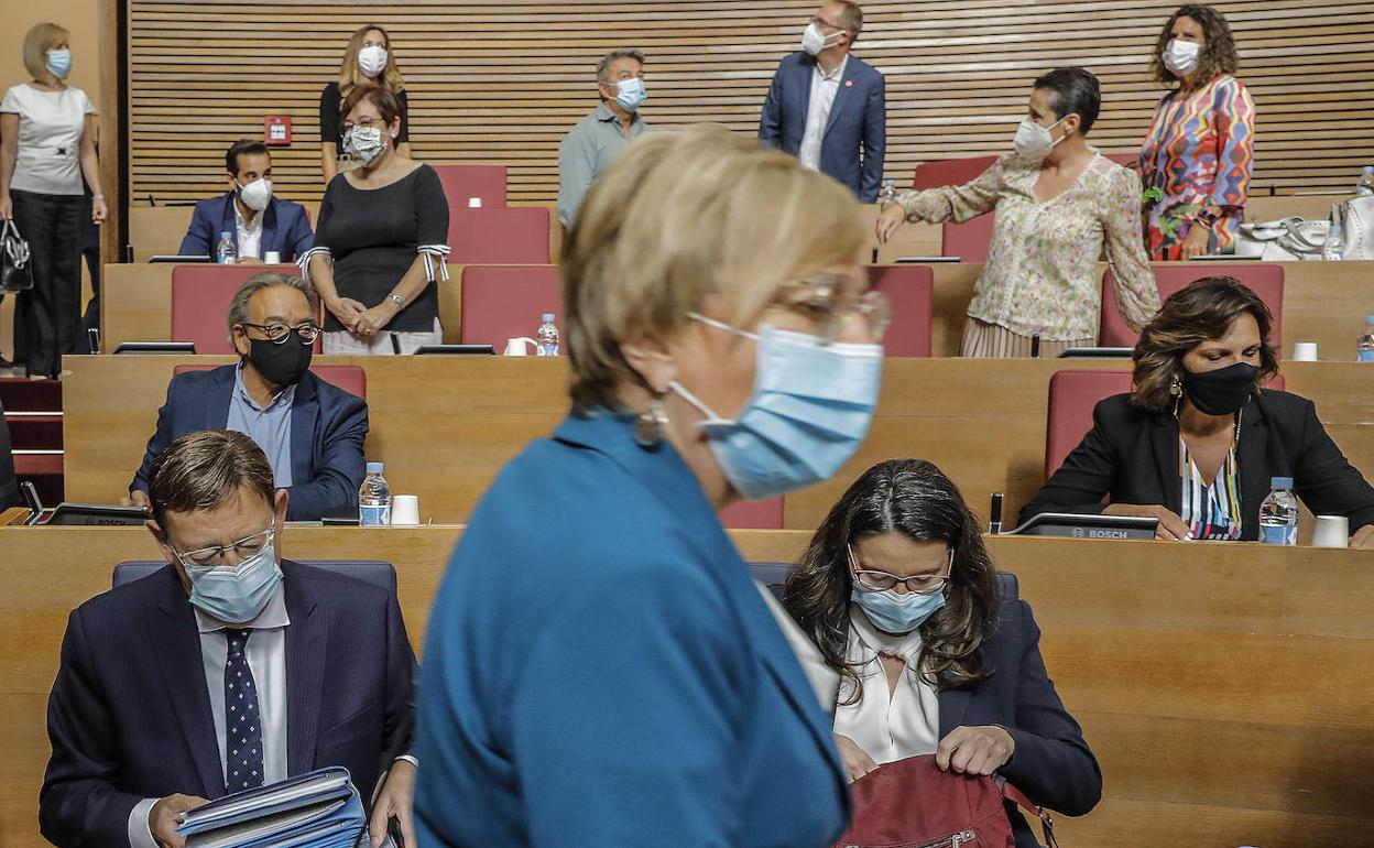 La consellera de Sanidad, Ana Barceló, en Les Corts 