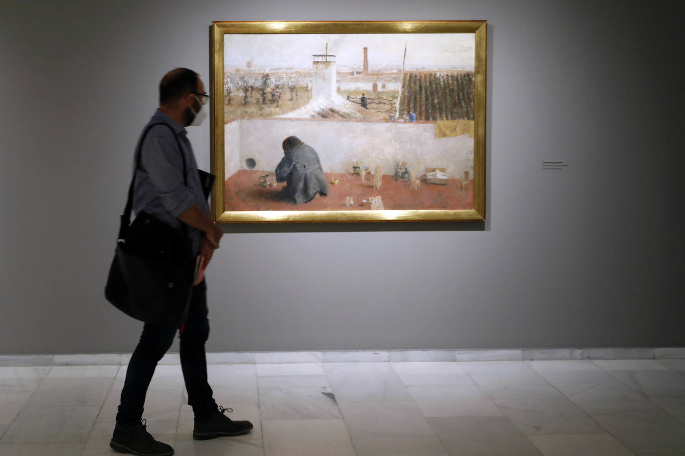 El artista de Tomelloso expone por primera vez con la pintora María Moreno, recientemente fallecida. La muestra aborda la belleza, el cuerpo humano, la gran ciudad, el interior doméstico, la mirada al mundo desde la ventana… 