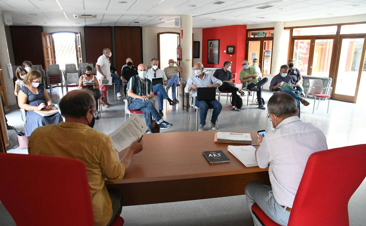 Los miembros de la junta rectora del Parque Natural del Montgó.