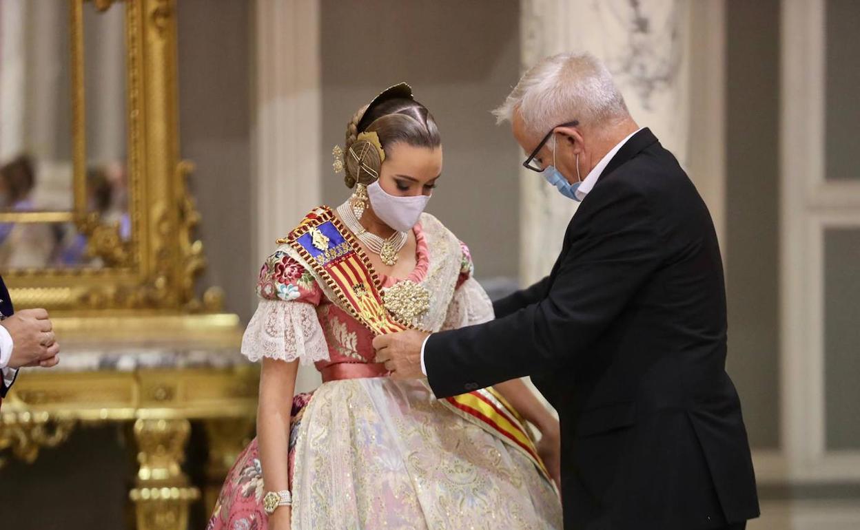 Bandas falleras en la distancia Las Provincias imagen Foto