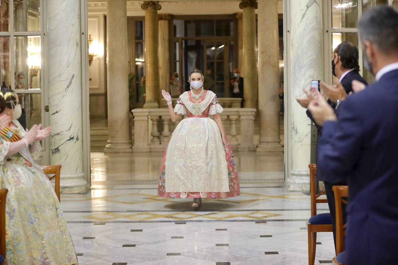 Carla García y Consuelo Llobell repiten en el cargo tras la llegada de la pandemia días antes de las fiestas falleras