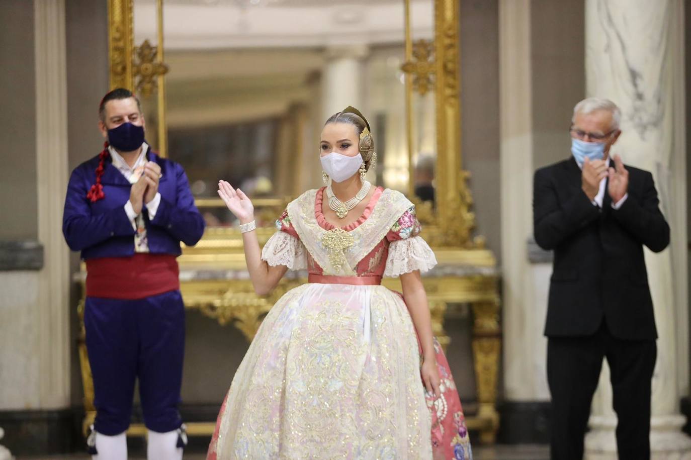 Carla García y Consuelo Llobell repiten en el cargo tras la llegada de la pandemia días antes de las fiestas falleras