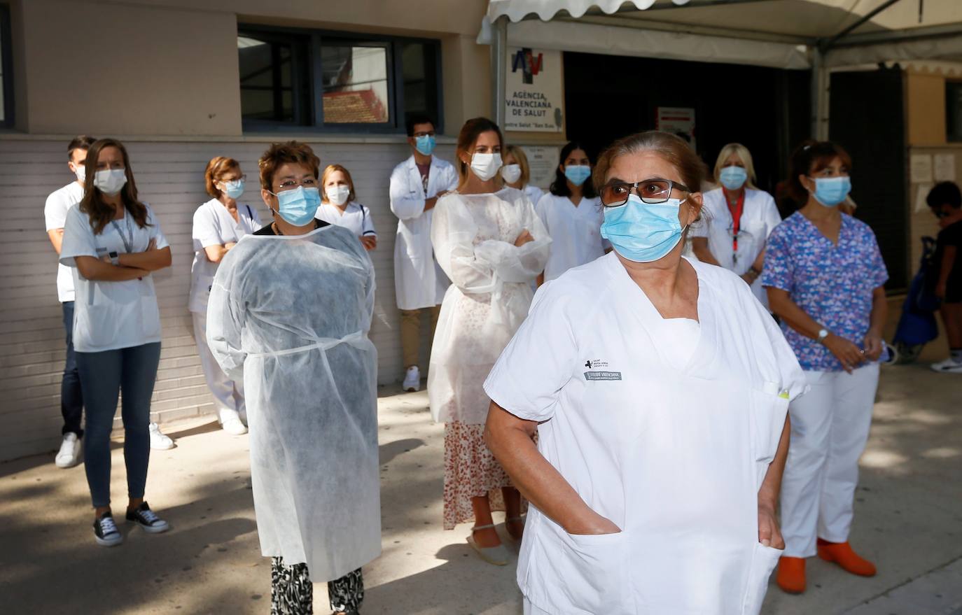 Los sanitarios valencianos claman por la falta de recursos para luchar contra el Covid-19 y la conselleria de Sanidad convoca una reunión de urgencia