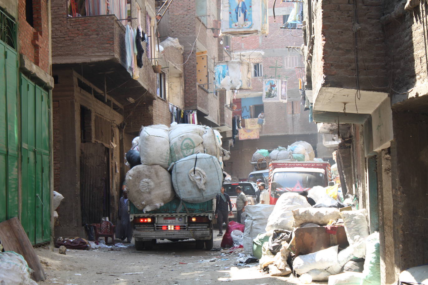 Manshiyat Naser, la ciudad basurero | Situada en Egipto, este lugar sin agua ni electricidad se encarga de procesar la basura de los habitantes de El Cairo. 