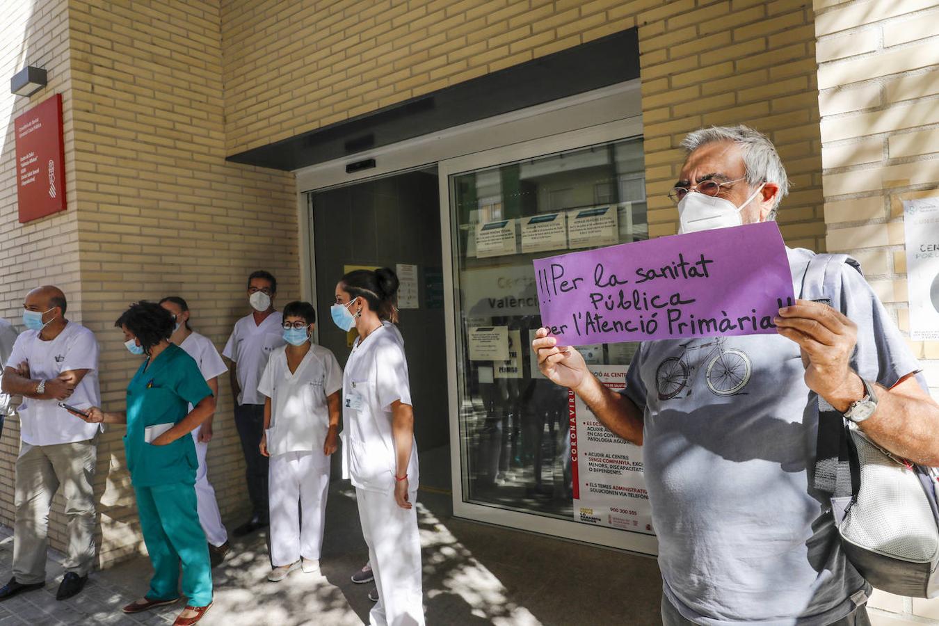 Los sanitarios valencianos claman por la falta de recursos para luchar contra el Covid-19 y la conselleria de Sanidad convoca una reunión de urgencia