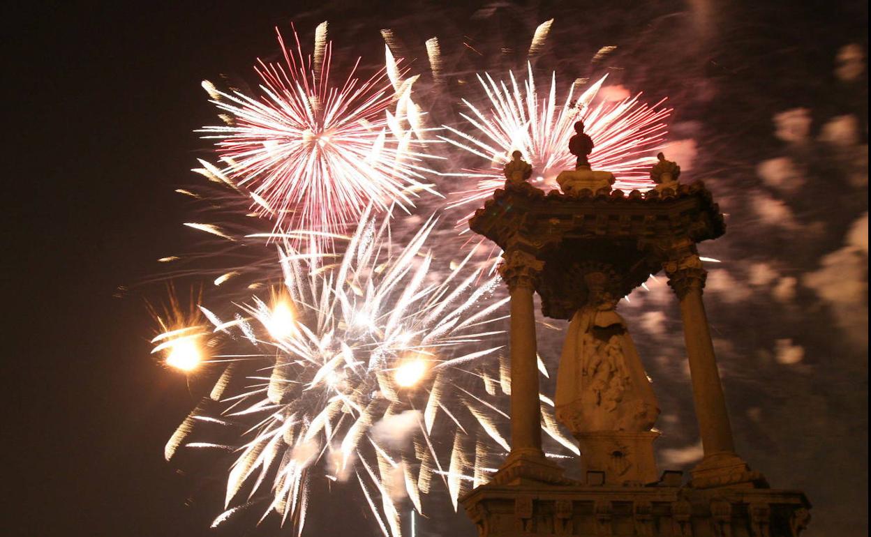 Castillo de fuegos artificiales en Valencia. 