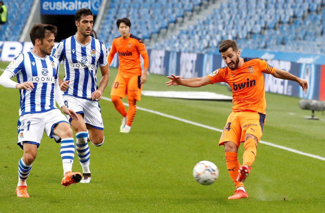 Las mejores imágenes del partido entre la Real Sociedad y el Valencia CF en el Reale Arena