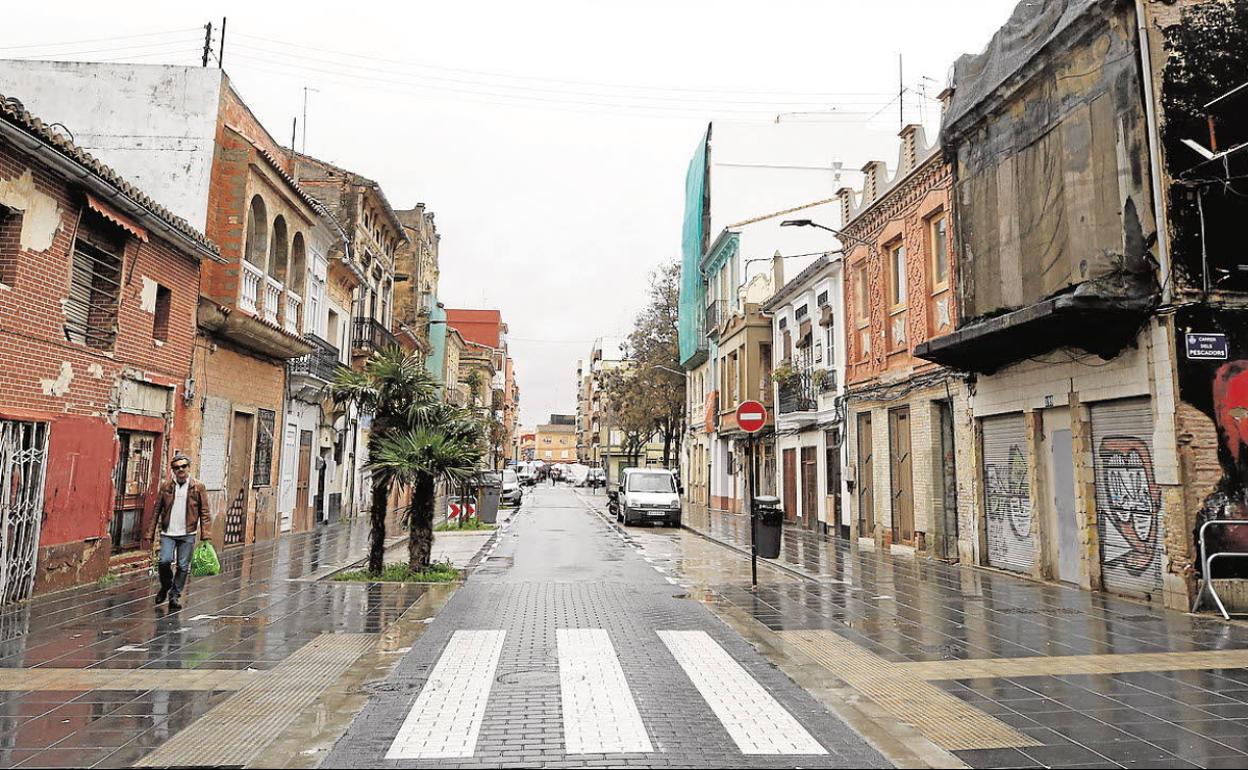 Plan Cabanyal venderá naves y bajos comerciales para rehabilitar pisos en el barrio