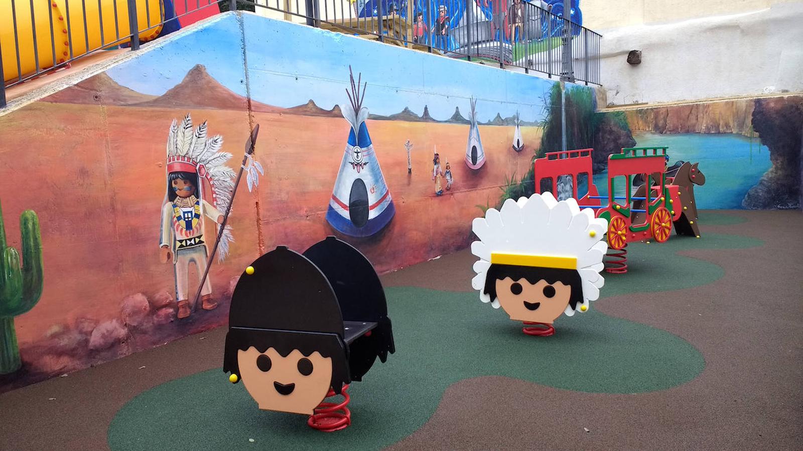 Además de disfrutar de su historia, Castalla guarda una sorpresa más al visitante. Si viajas con niños, no te olvides pasar por la calle Armarios. Allí se encuentra el parque Playmobil, una zona temática con figuras de Playmobil. En la parte alta está el 'Castillo de los Clicks', en la parte media, una zona de picnic con mesas, donde podrás dejar llevar tu imaginación contemplando los clicks de 'El Principito', 'Indiana Jones', 'Star Wars', 'Popeye' o 'Mary Poppins', y jugar a la tella. Y por último, en la parte baja, 'El fuerte de Playmobil' con los indios, la diligencia y los caballos que trasladarán al pequeño al lejano Oeste.