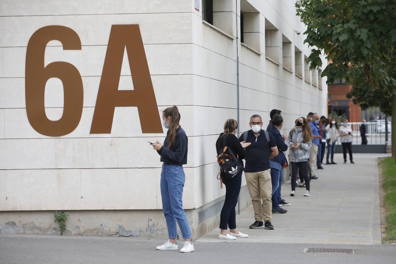 Confinados en la residencia Galileo Galilei y pruebas PCR en la UPV tras detectar 28 positivos de coronavirus. 