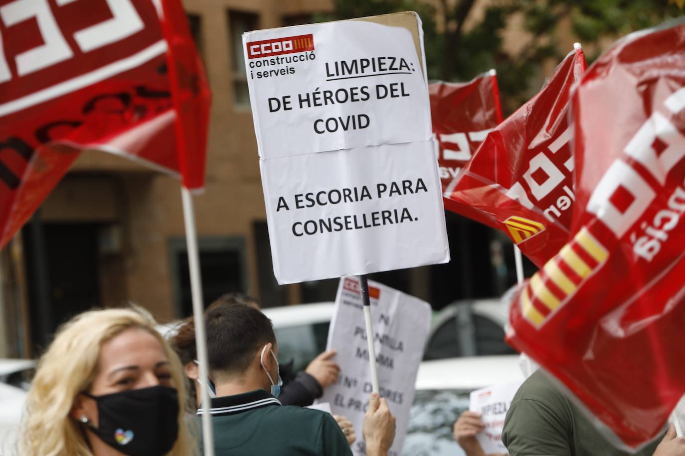 Concentración en Valencia del personal de limpieza de hospitales y centros de salud