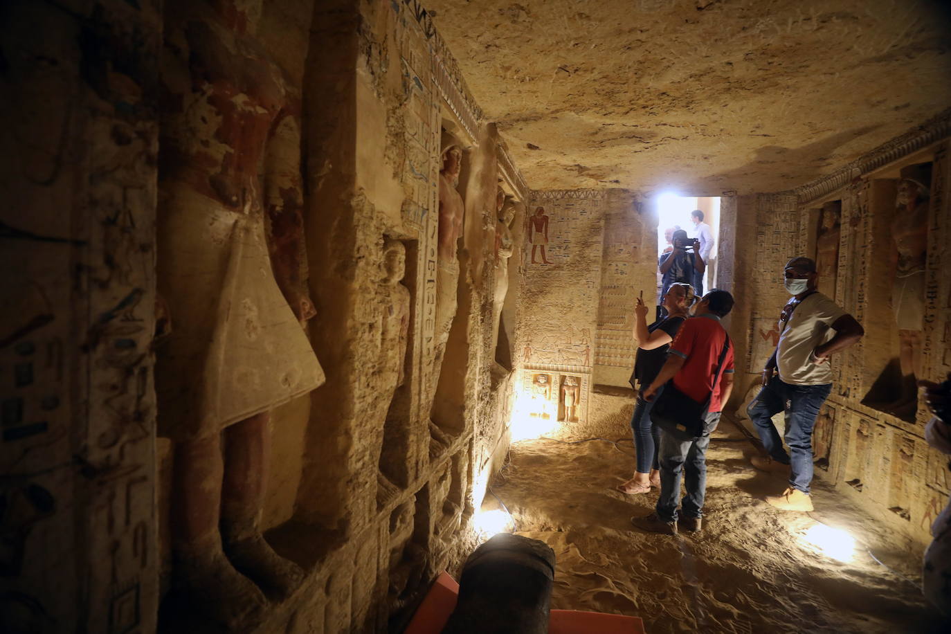 Fotos: Egipto saca a la luz 59 sarcófagos de hace 2.600 años con sus momias intactas