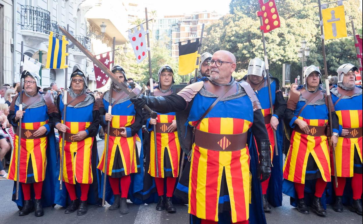 Entrada de Moros y Cristianos. En la foto, una filà de cristianos. 