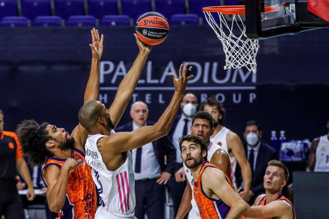 Partido de Euroliga entre el conjunto de Pablo Laso y el de Jaume Ponsarnau