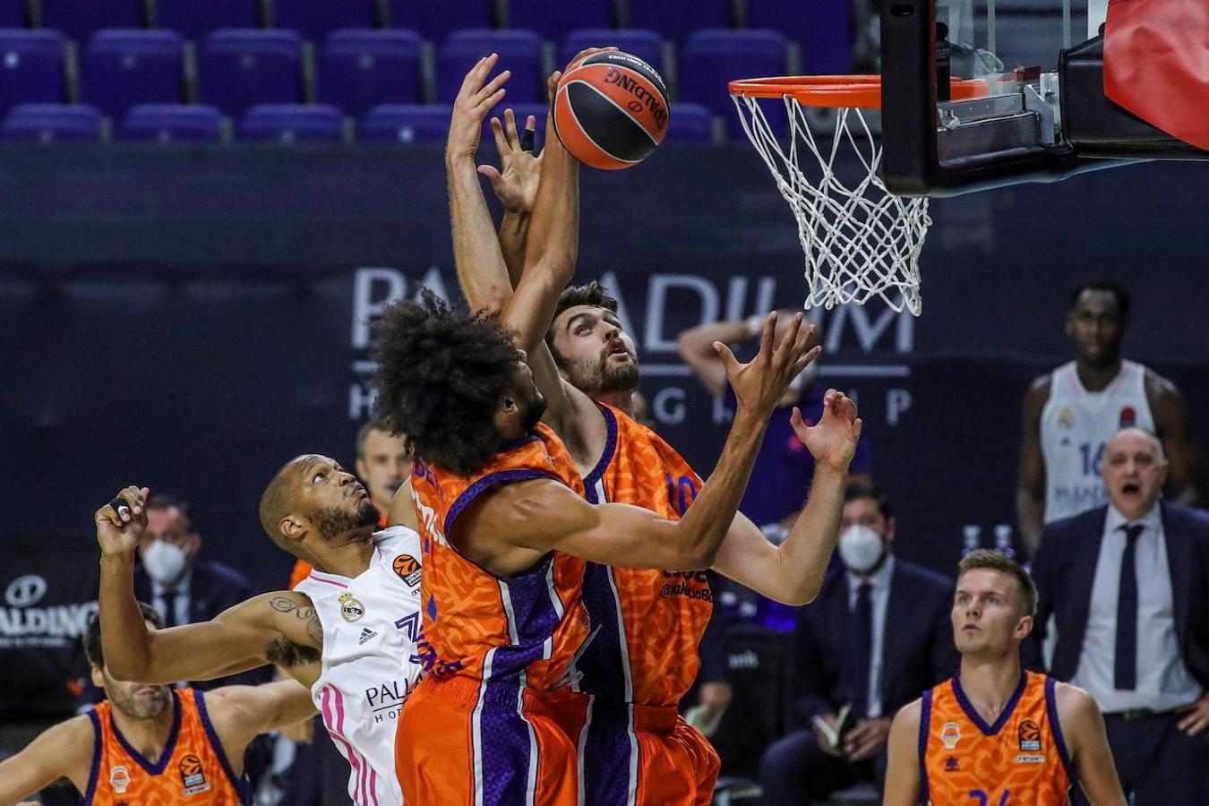 Partido de Euroliga entre el conjunto de Pablo Laso y el de Jaume Ponsarnau