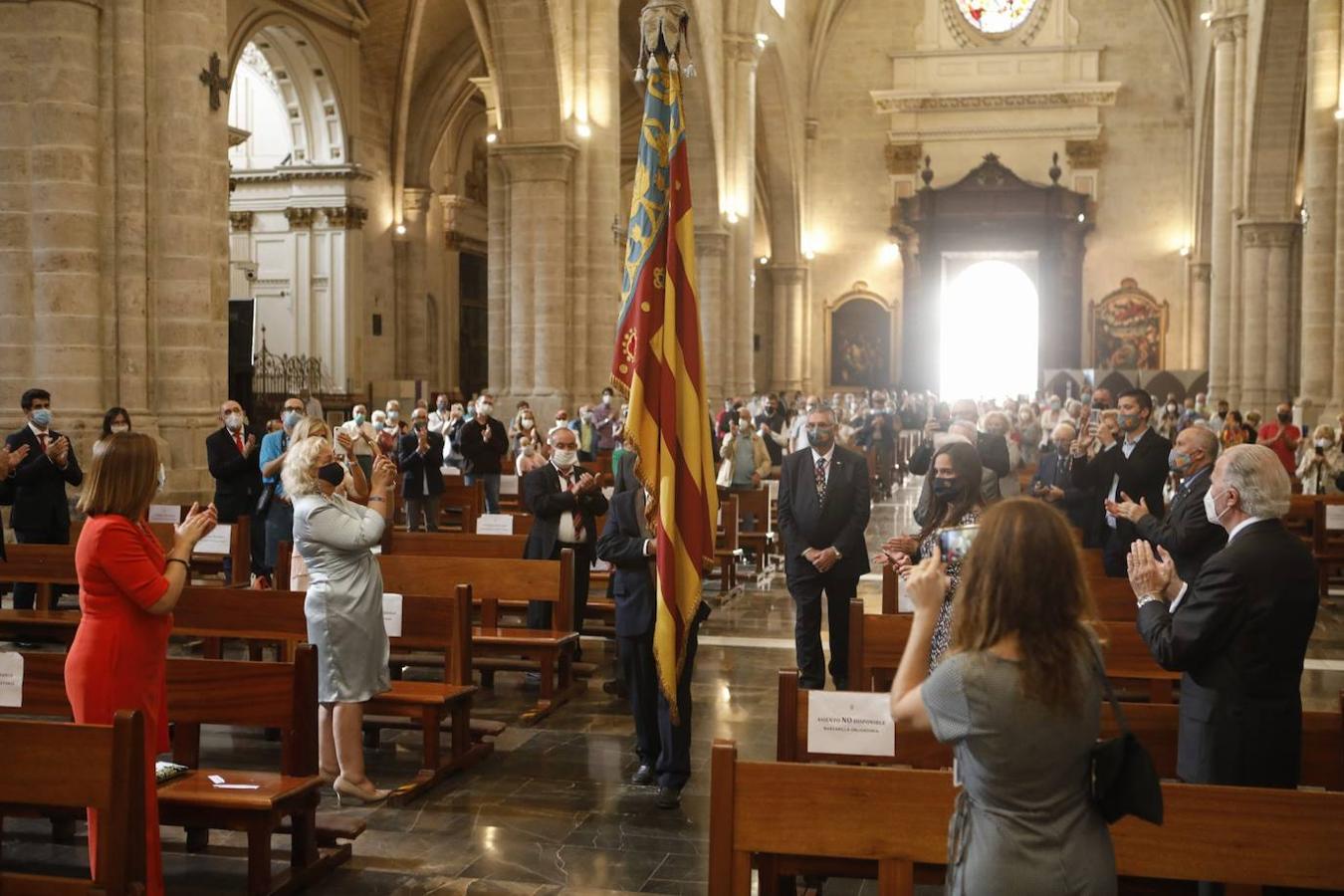 La celebración del 'Te Deum' apartada del programa oficial de actos del Ayuntamiento llena la Catedral de Valencia cumpliendo con las medidas sanitarias