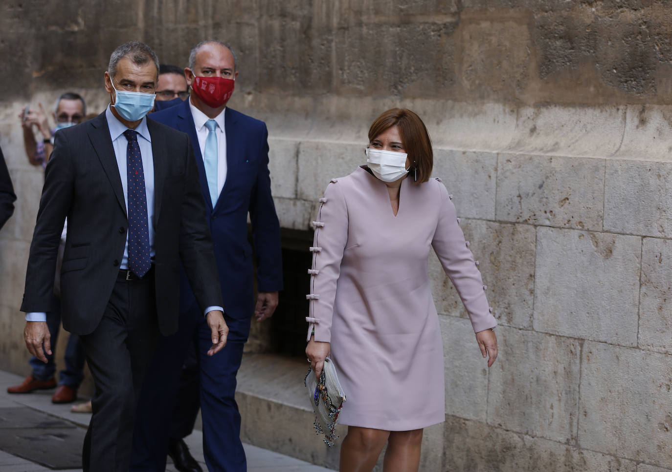 En un año marcado por la pandemia, la celebración del día grande de la Comunitat no podía tener otros protagonistas que los colectivos que han ayudado a luchar contra el coronavirus. El Palau de la Generalitat acoge el acto institucional de entrega de las Distinciones de la Generalitat con motivo del 9 d'Octubre