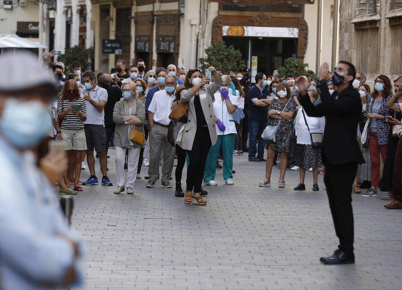 En un año marcado por la pandemia, la celebración del día grande de la Comunitat no podía tener otros protagonistas que los colectivos que han ayudado a luchar contra el coronavirus. El Palau de la Generalitat acoge el acto institucional de entrega de las Distinciones de la Generalitat con motivo del 9 d'Octubre