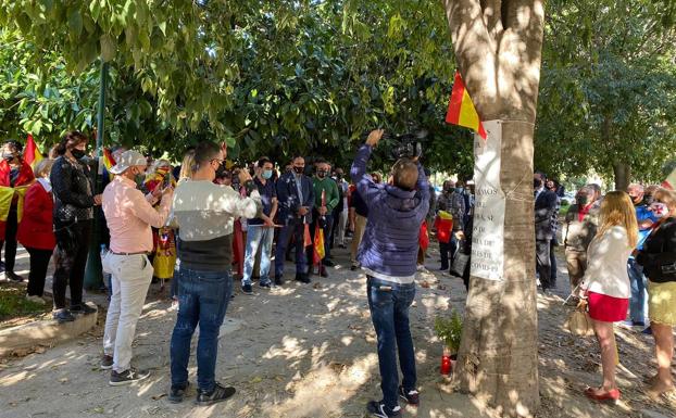 Los asistentes de la manifestación en la Alameda