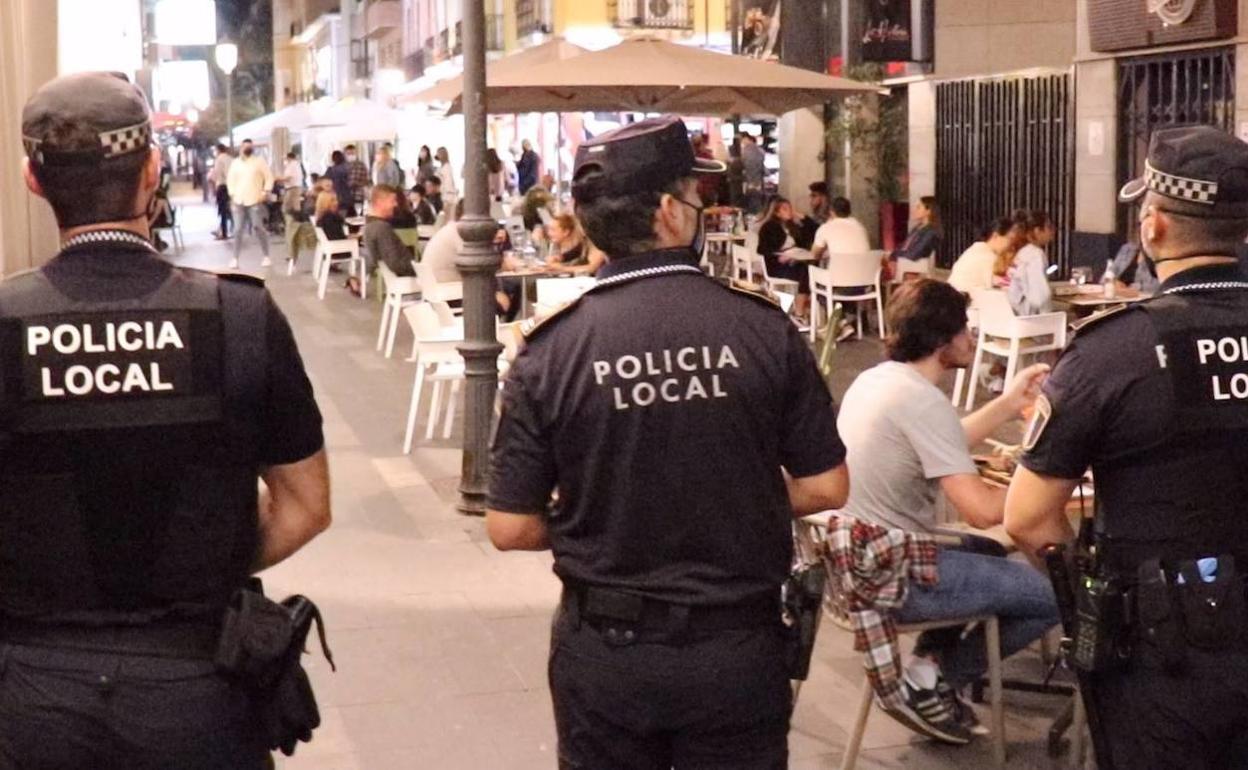 Desalojada una discoteca con 17 clientes dentro en Alicante