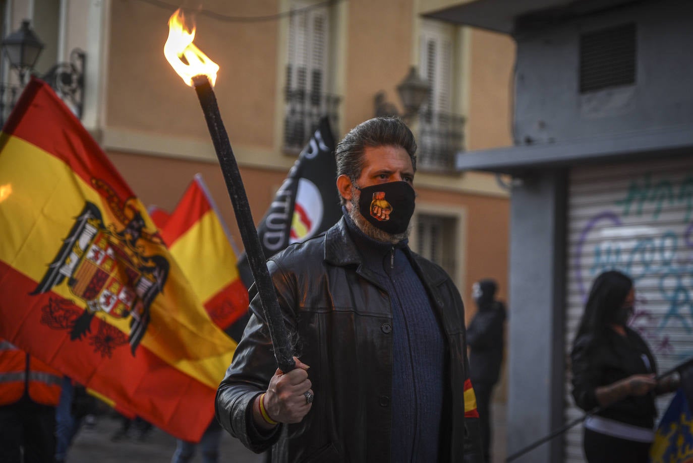 Un fuerte dispositivo policial rodeó ayer el barrio de Benimaclet para evitar el encuentro de dos manifestaciones de ideología contraria convocadas en esta zona de la ciudad con motivo de la festividad del 12 de octubre.