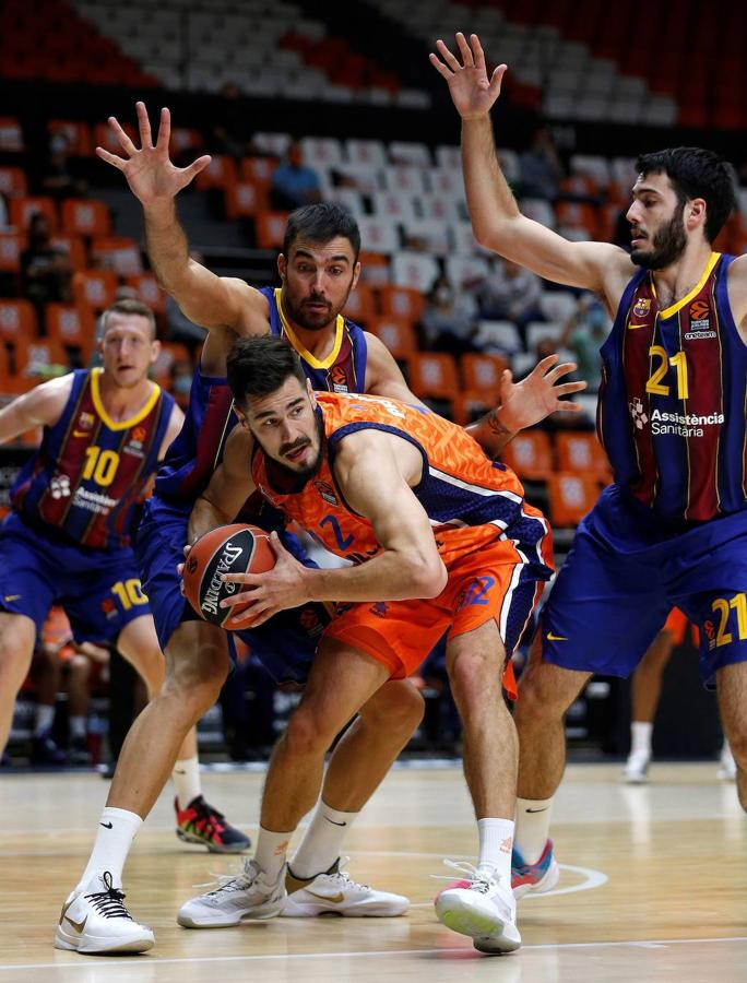 El Valencia Basket se ha enfrentado con el Barcelona en la Fonteta en el tercer partido del conjunto taronja en la Euroliga