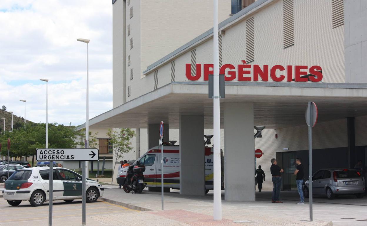 Entrada de Urgencias del hospital de Lliria. 