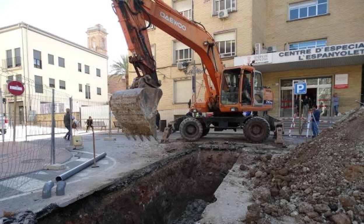 Las obras se iniciaron en febrero y, según el consistorio, se paralizaron. 