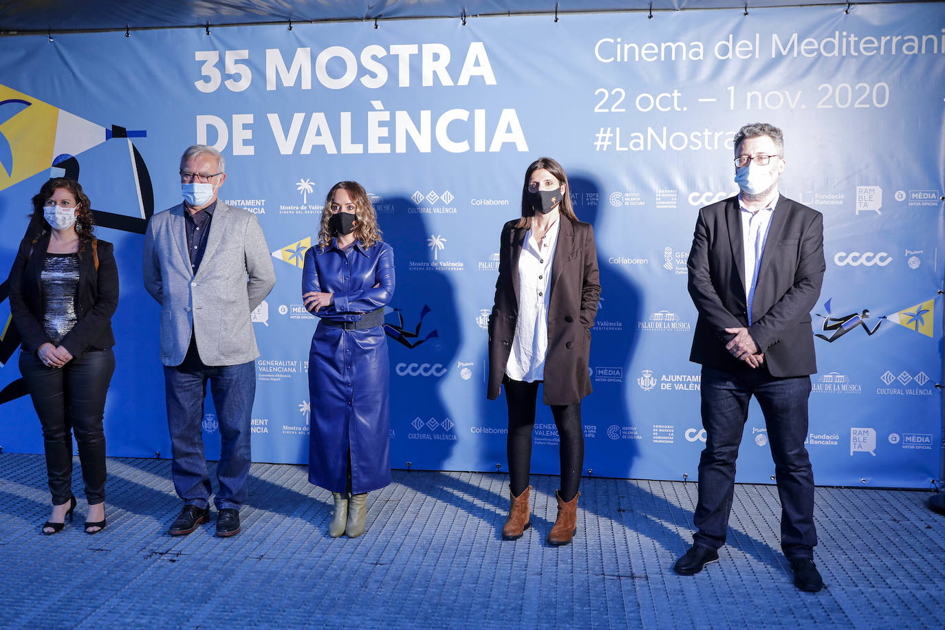 La sobriedad marca el inicio del festival, que se celebra hasta el 1 de noviembre. La ceremonia de inauguración se limita a desgranar el programa con el toque gamberro del estreno del documental del valenciano Javier Polo