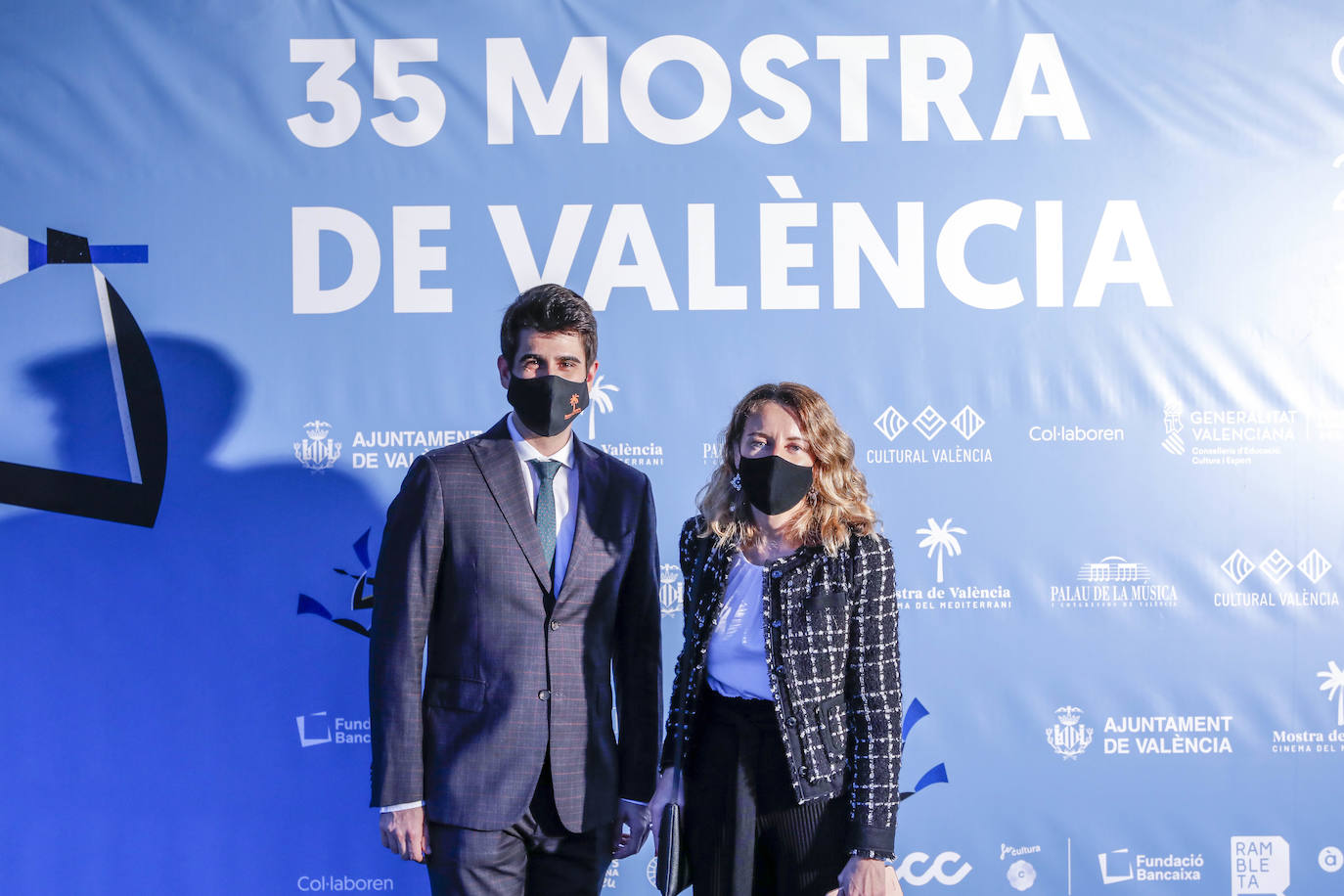 La sobriedad marca el inicio del festival, que se celebra hasta el 1 de noviembre. La ceremonia de inauguración se limita a desgranar el programa con el toque gamberro del estreno del documental del valenciano Javier Polo