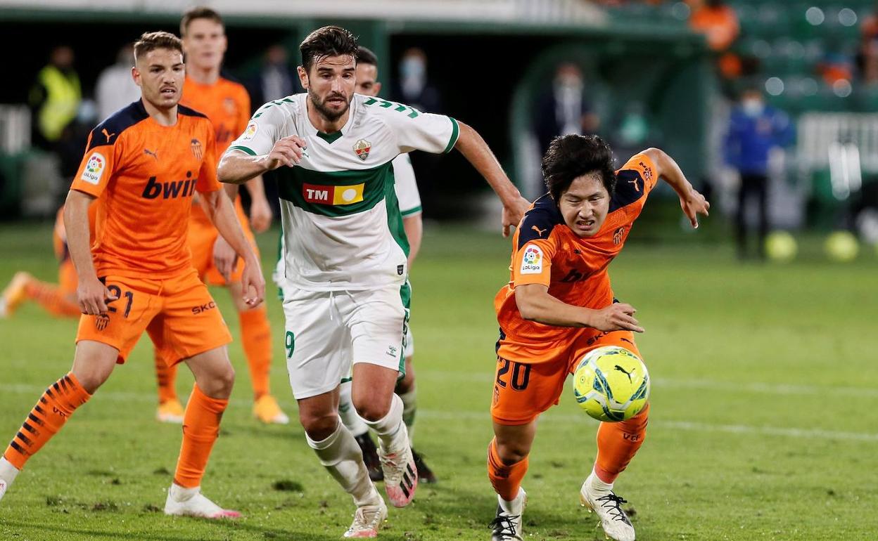 Manu Vallejo y Kang In salieron como revulsivos ante el Elche. 