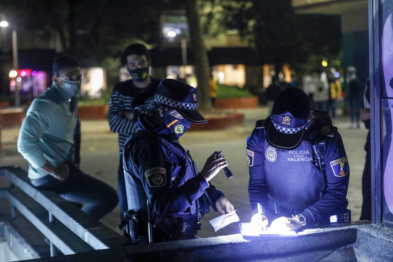 Fotos: Botellón en Valencia días antes de decretarse el toque de queda