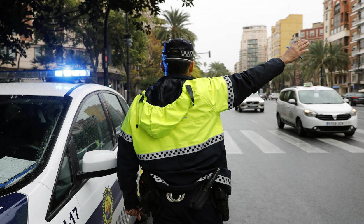 Policía local en Valencia. 