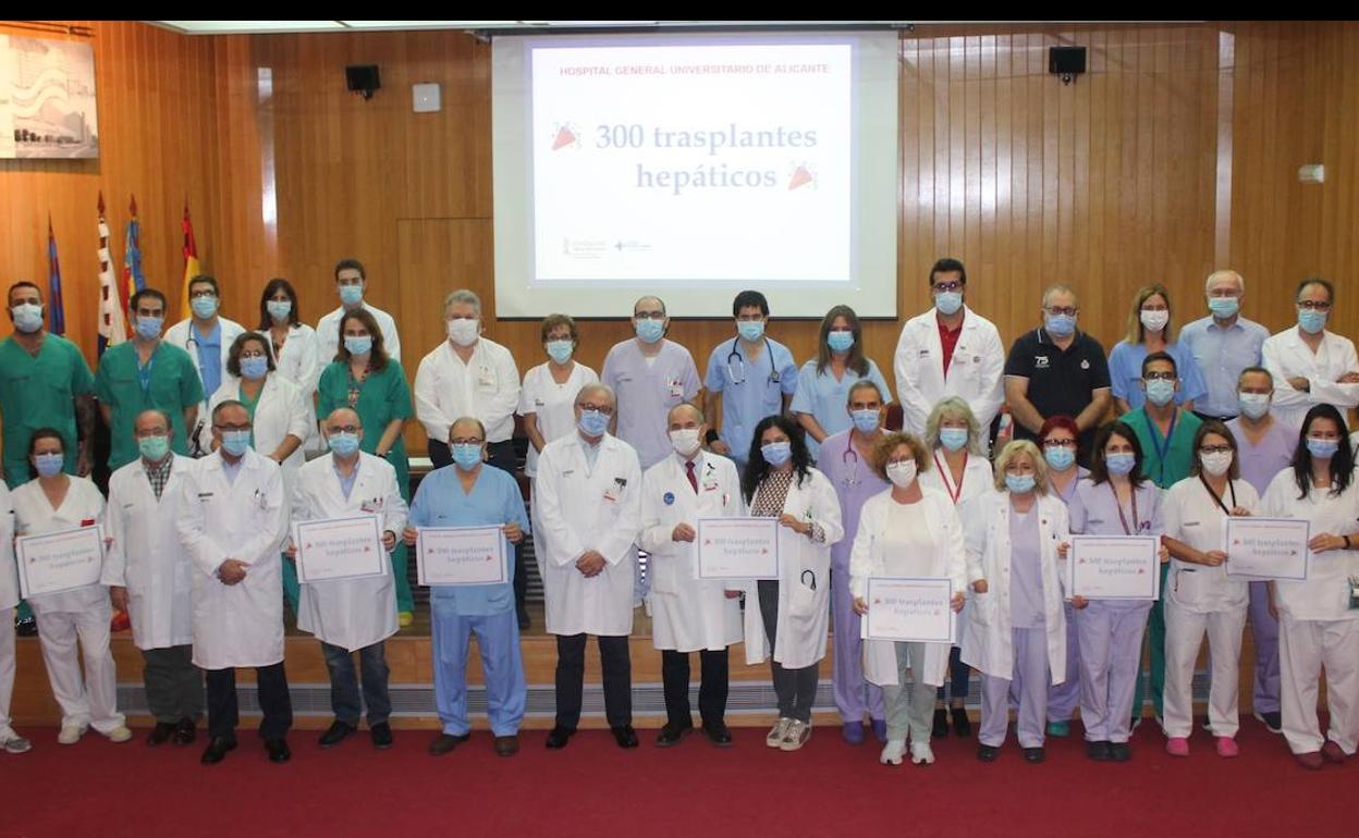 Equipo sanitario de la Unidad de Trasplante Hepático del Hospital General de Alicante. 