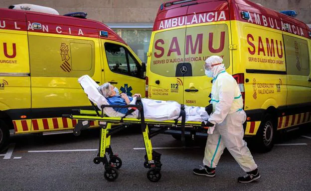 Los hospitales de la Comunitat Valenciana ya tienen más de 1.000 ingresados y 137 personas en la UCI por coronavirus