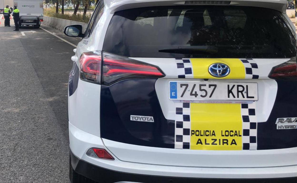 Vehículo de la Policía Local de Alzira. 