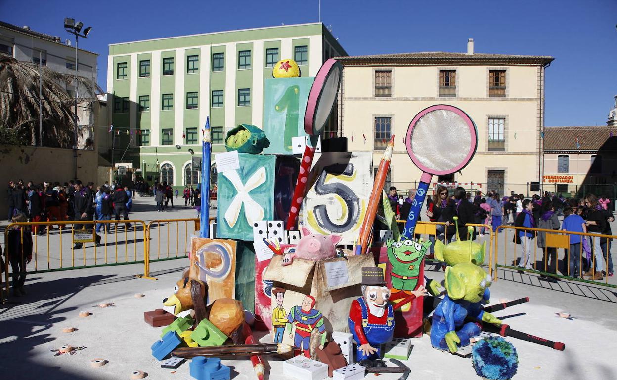 Falla creada en un centro escolar.