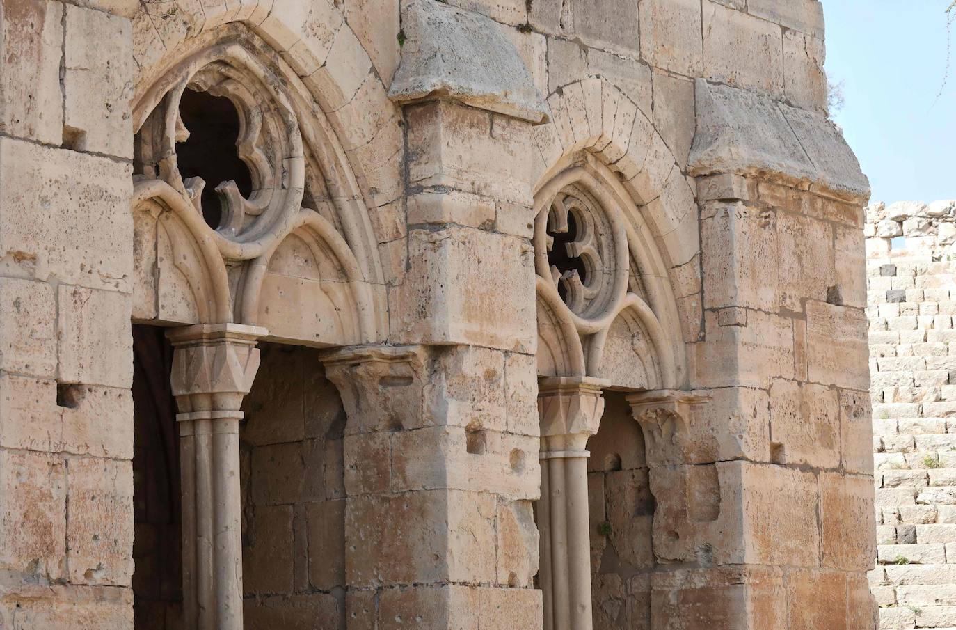 Además del control de la ruta hacia el Mediterráneo, los caballeros hospitalarios ejercieron cierta influencia sobre el lago Homs, donde podrían haber controlado la industria pesquera y vigilado los ejércitos musulmanes reunidos en Siria. 