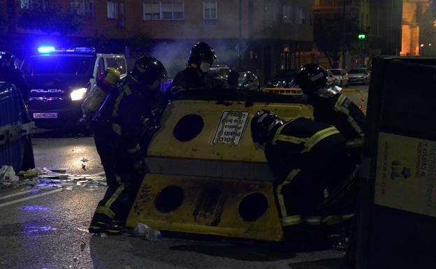 Galería. La concentración contra las medidas anticovid acaba en batalla campal en Gamonal.