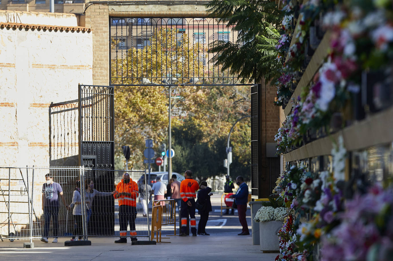 Fotos: Fotos del día de Todos los Santos en los cementerios de Valencia