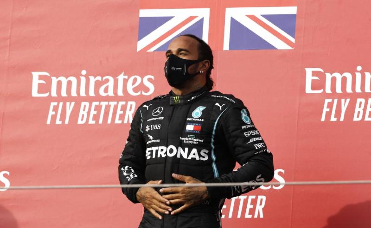 Lewis Hamilton, tras conquistar el Gran Premio de Emilia-Romaña. 