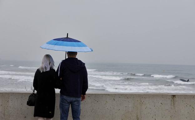 Alerta en la Comunitat por lluvias de hasta 100 litros, fuerte viento y olas que pueden alcanzar los tres metros