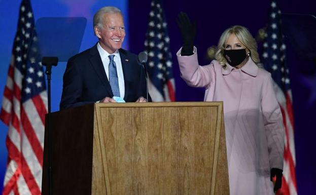 Joe Biden comparece durante el recuento electoral. 