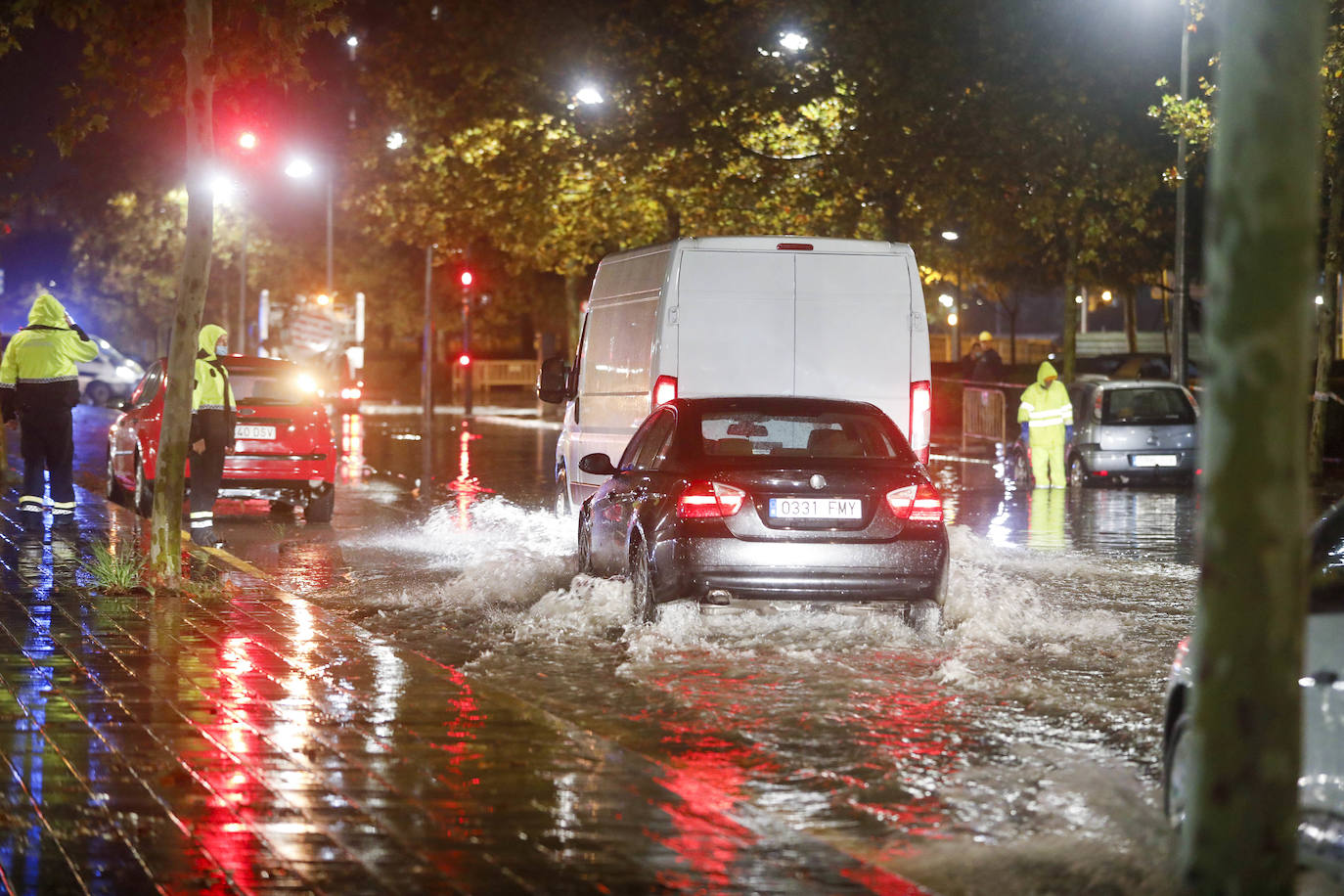 Fotos: Una fuerte tromba descarga sobre la ciudad de Valencia