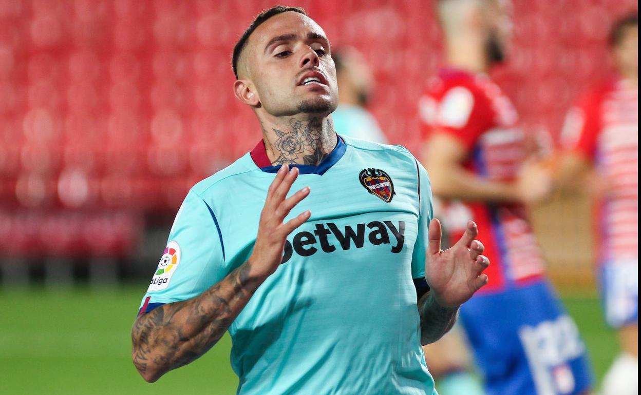 Roger, durante el partido ante el Granada