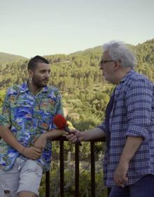 Imagen secundaria 2 - Leo Harlem se estrena en «El Paisano» descubriendo las propiedades excepcionales del agua del interior de la Comunitat