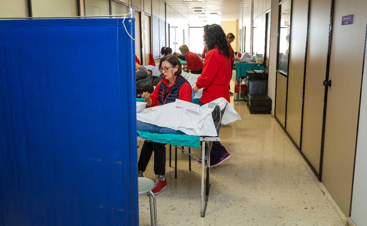 Una donación de sangre en el Ayuntamiento de Gandia. 